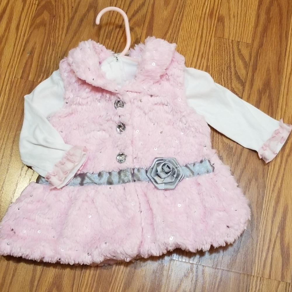 Pink fuzzy vest outfit